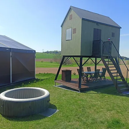 Posed Kubik Luxury tent